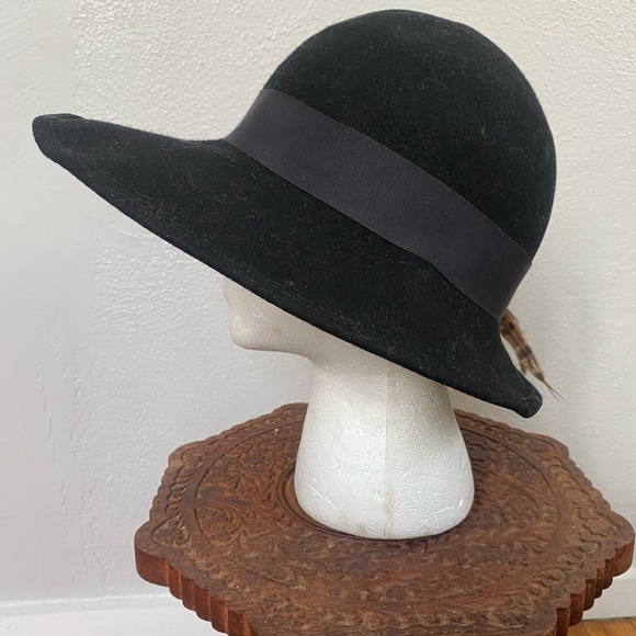 Doeskin Vintage Black Felt 100% Wool Hat with Feathers - Picture 4 of 8